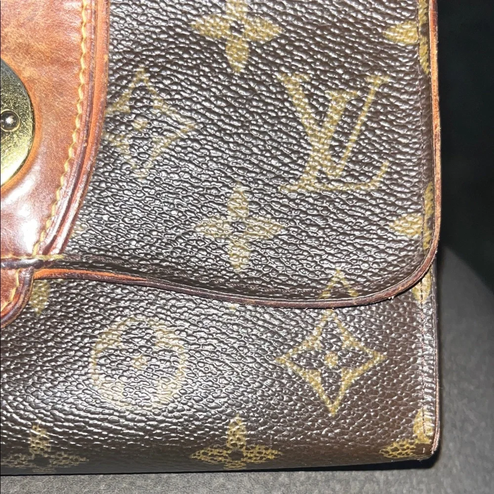 Louis Vuitton Monogram Turnlock Wallet